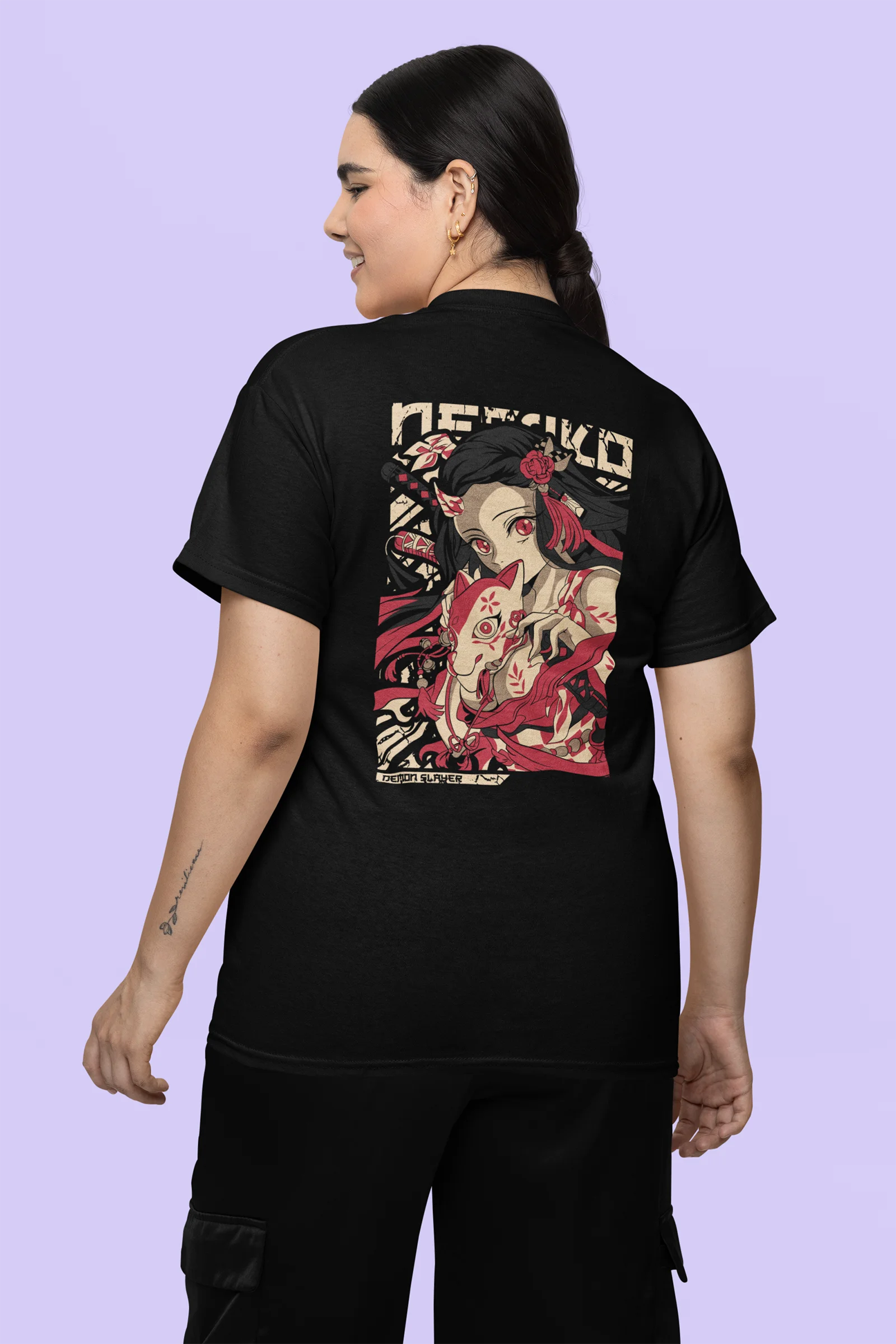 Camiseta personalizada Nezuko Kamado de Demon Slayer, feita em algodão 100% fio penteado com estampa fanmade em alta definição.